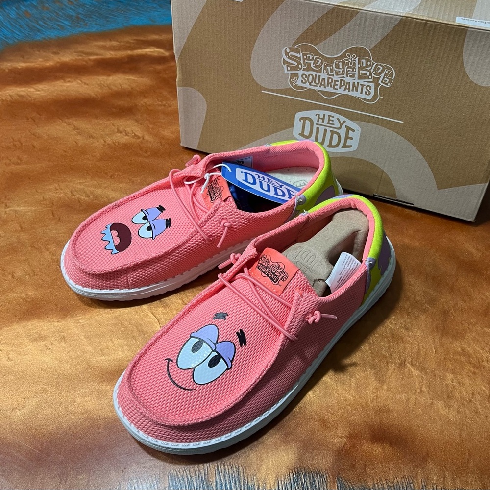 NIB Hey Dude Wendy SpongeBob Patrick Pink Green Shoes size 7 limited edition